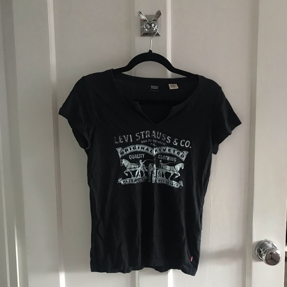 Levi tee shirt